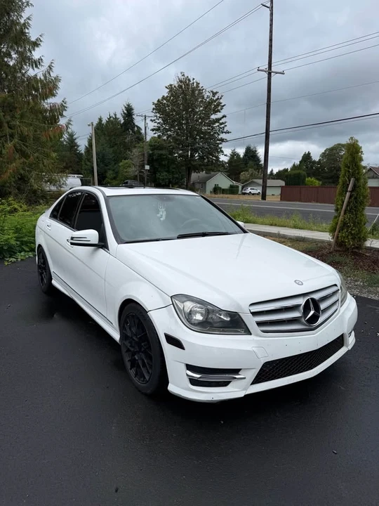 2013 Mercedes-Benz W204 C-Class - Image 2 of 19