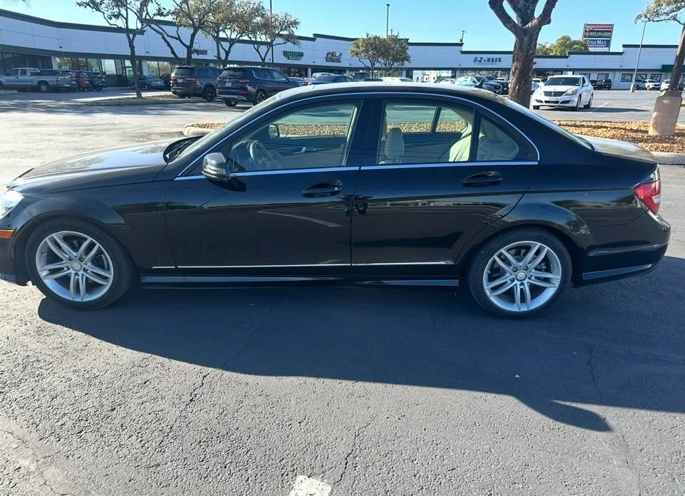2013 Mercedes-Benz W204 C-Class - Image 2 of 11