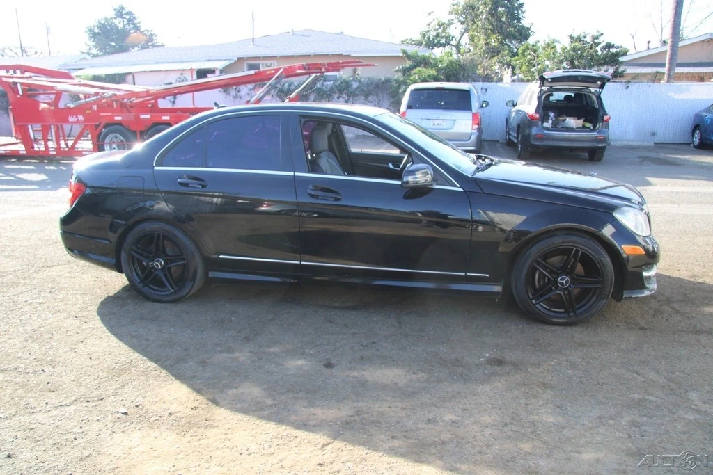 2013 Mercedes-Benz W204 C-Class - Image 8 of 21
