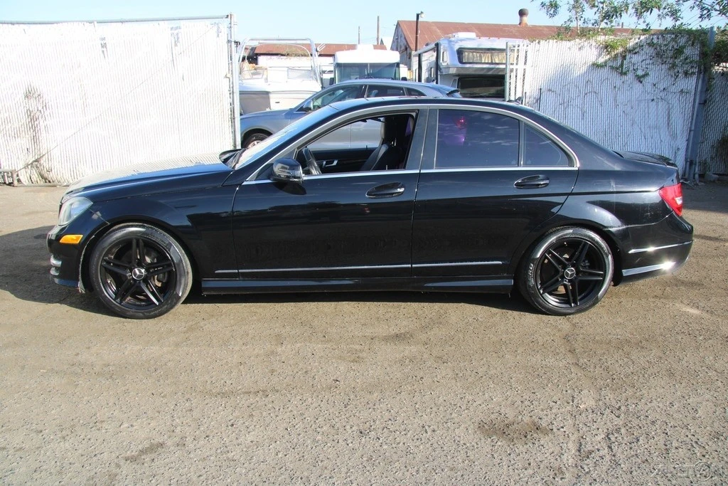 2013 Mercedes-Benz W204 C-Class - Image 4 of 21