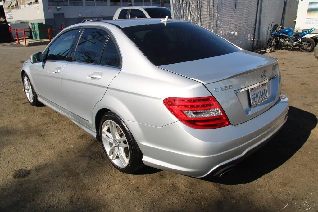2013 Mercedes-Benz W204 C-Class - Image 4 of 21