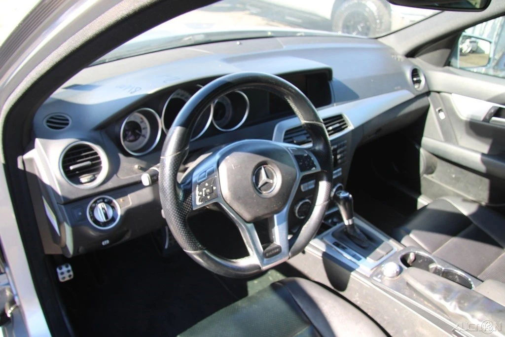 2013 Mercedes-Benz W204 C-Class - Image 15 of 21
