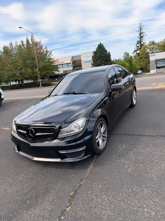 2013 Mercedes-Benz W204 C-Class - Image 2 of 14