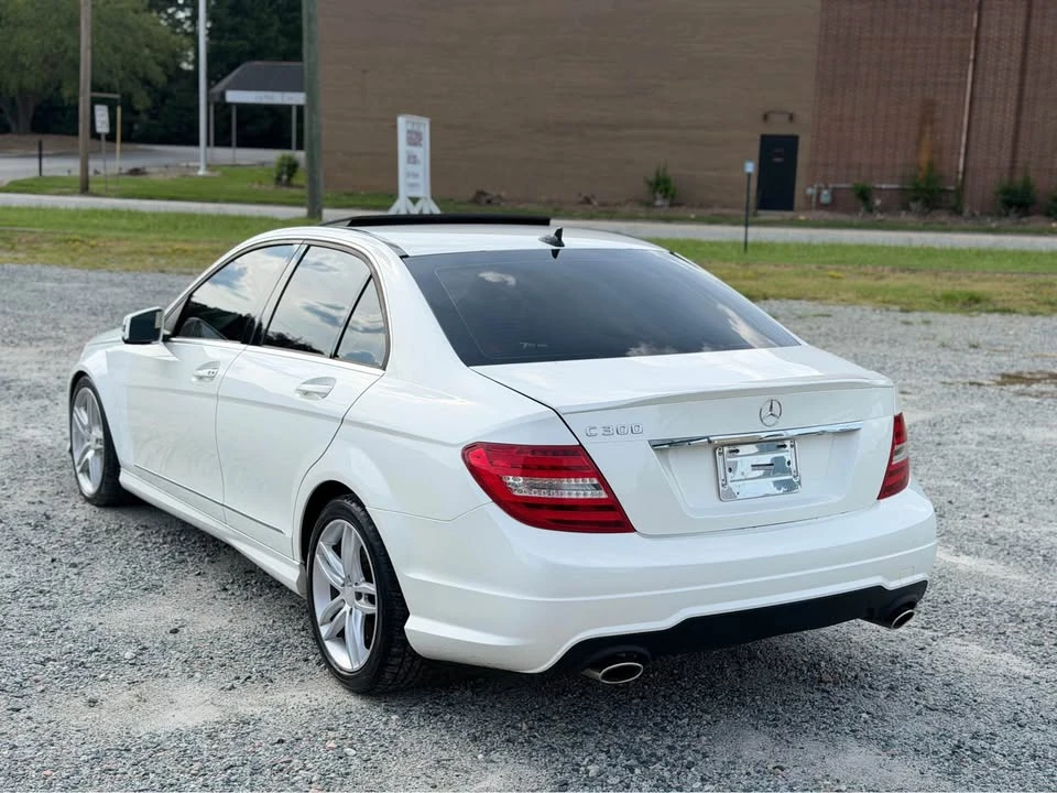 2013 Mercedes-Benz W204 C-Class - Image 10 of 17