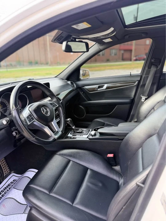 2013 Mercedes-Benz W204 C-Class - Image 16 of 17