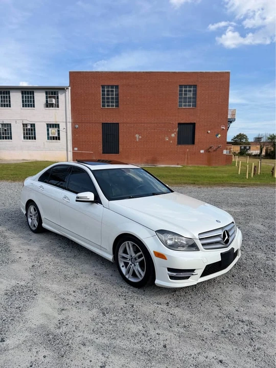 2013 Mercedes-Benz W204 C-Class - Image 3 of 17