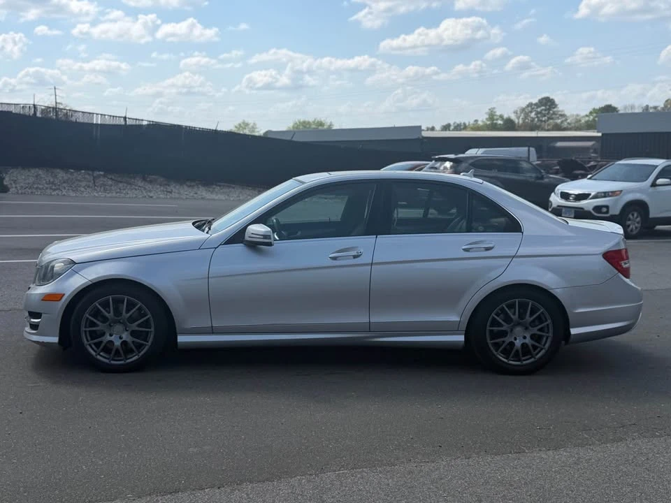2013 Mercedes-Benz W204 C-Class - Image 2 of 18