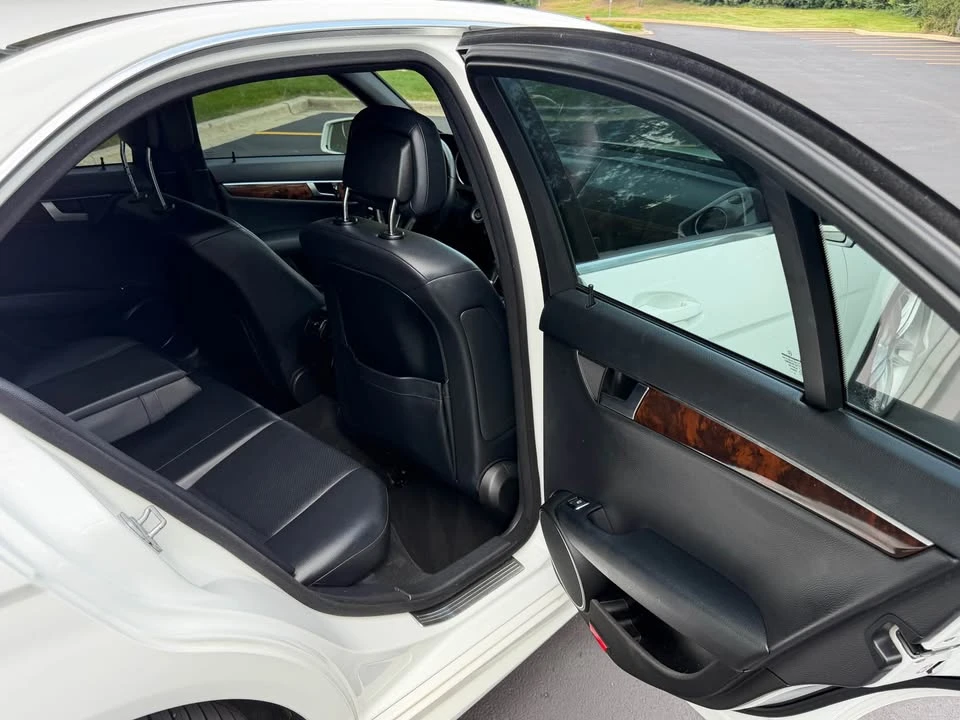 2013 Mercedes-Benz W204 C-Class - Image 11 of 16