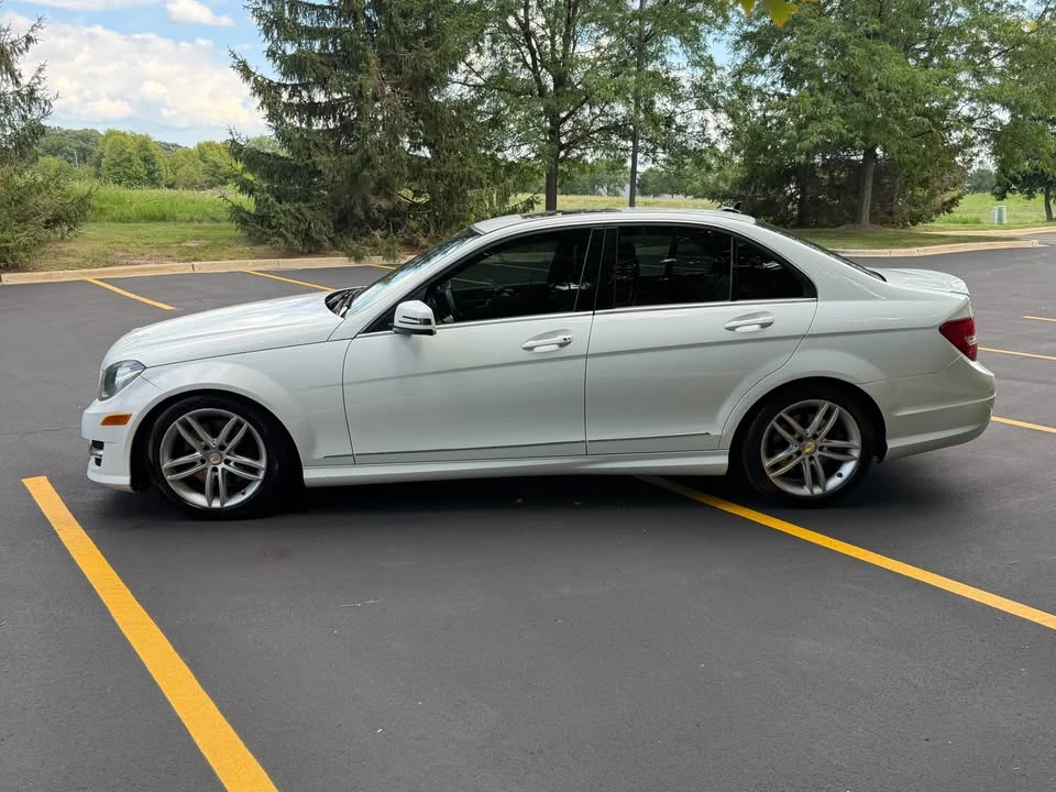 2013 Mercedes-Benz W204 C-Class - Image 5 of 16