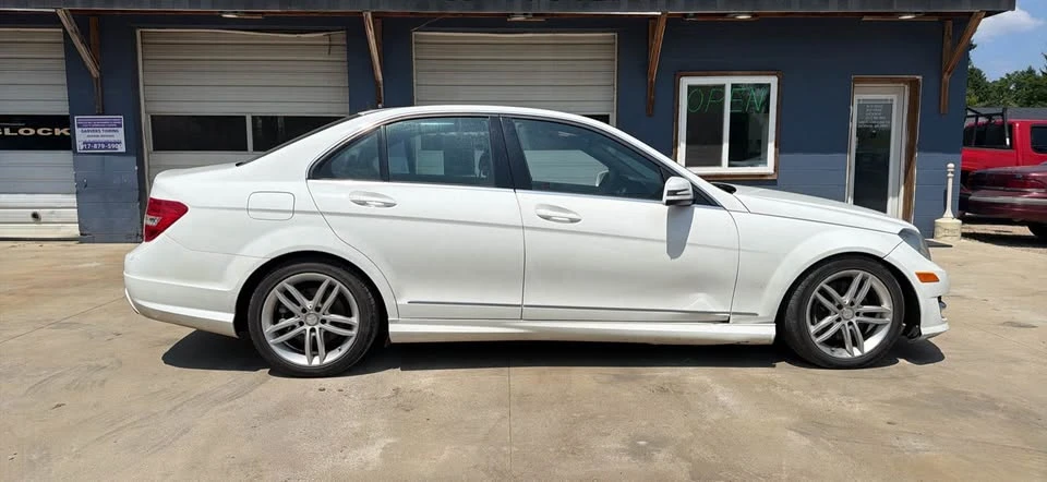 2013 Mercedes-Benz W204 C-Class - Image 2 of 11
