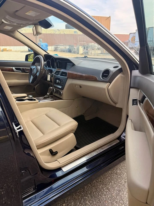 2013 Mercedes-Benz W204 C-Class - Image 17 of 18