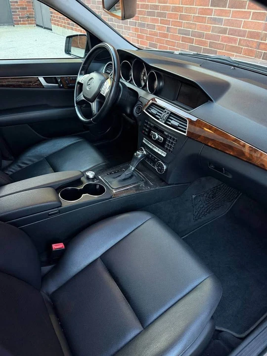 2013 Mercedes-Benz W204 C-Class - Image 12 of 16