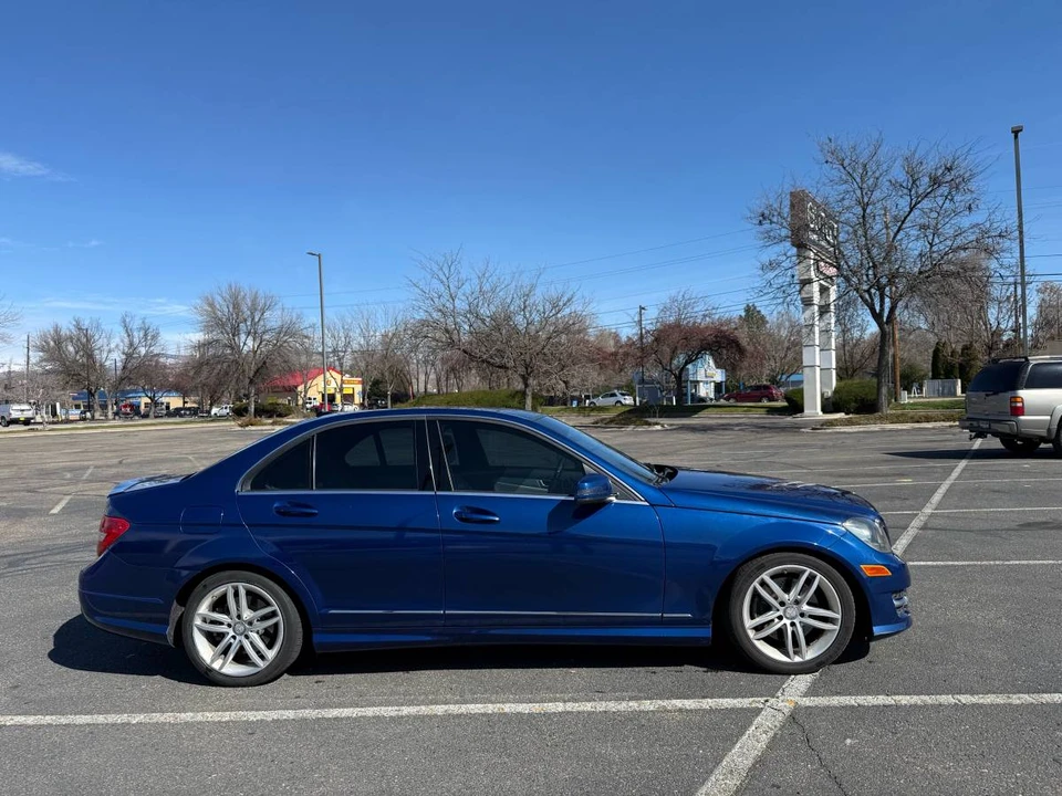 2013 Mercedes-Benz W204 C-Class - Image 4 of 9