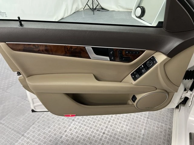 2013 Mercedes-Benz W204 C-Class - Image 12 of 20