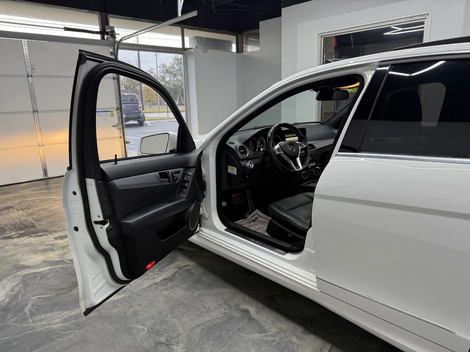 2013 Mercedes-Benz W204 C-Class - Image 10 of 21