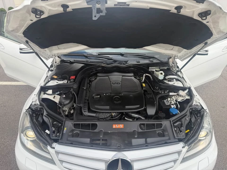 2013 Mercedes-Benz W204 C-Class - Image 15 of 18