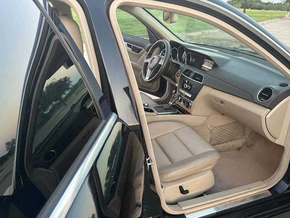 2013 Mercedes-Benz W204 C-Class - Image 14 of 19