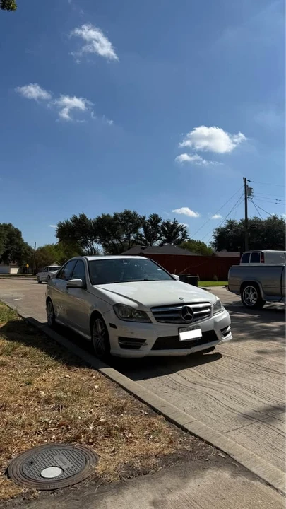 2013 Mercedes-Benz W204 C-Class - Image 2 of 3