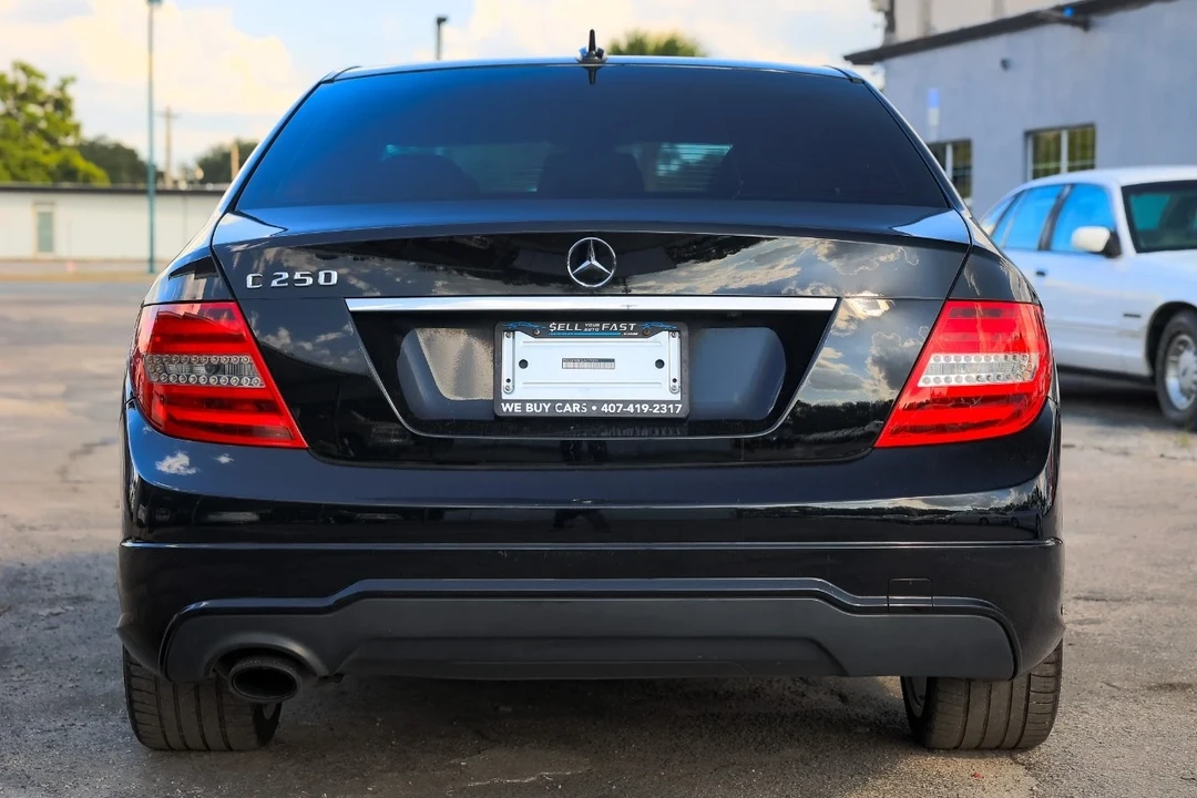 2013 Mercedes-Benz W204 C-Class - Image 7 of 12