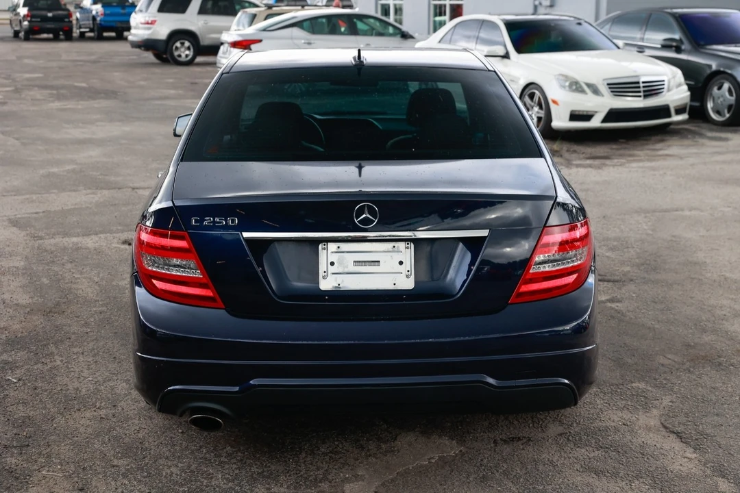 2013 Mercedes-Benz W204 C-Class - Image 9 of 12