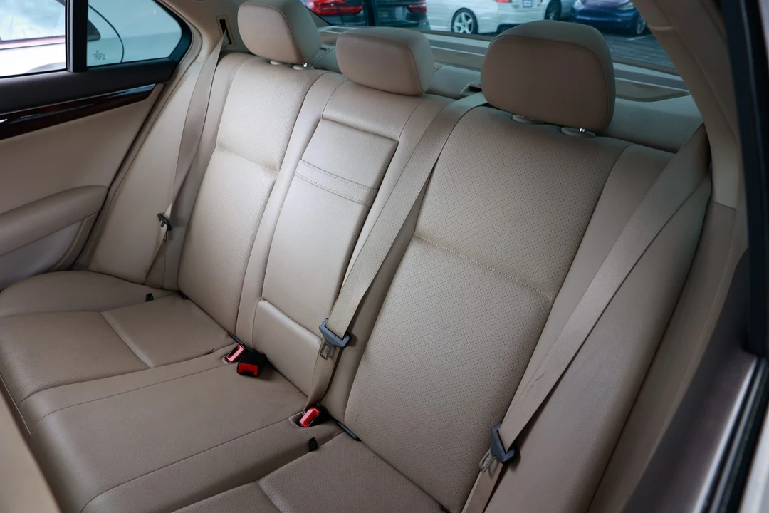 2013 Mercedes-Benz W204 C-Class - Image 8 of 12