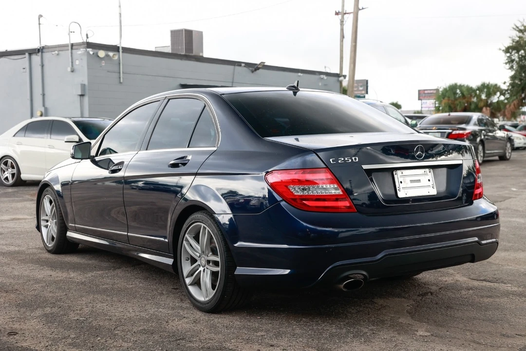 2013 Mercedes-Benz W204 C-Class - Image 5 of 12