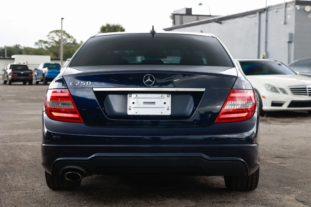 2013 Mercedes-Benz W204 C-Class - Image 7 of 12