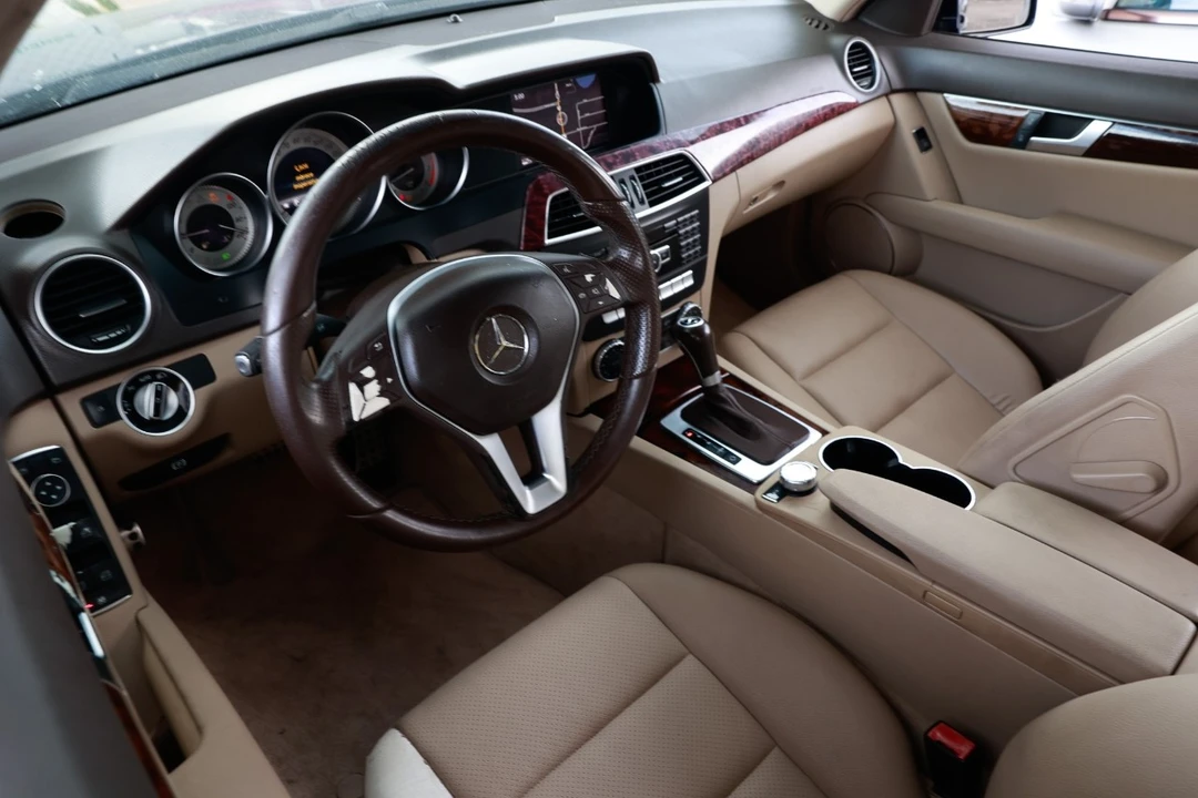 2013 Mercedes-Benz W204 C-Class - Image 4 of 12
