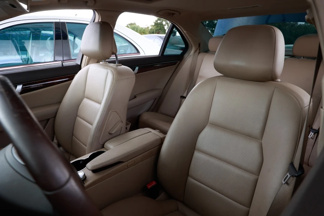 2013 Mercedes-Benz W204 C-Class - Image 6 of 12