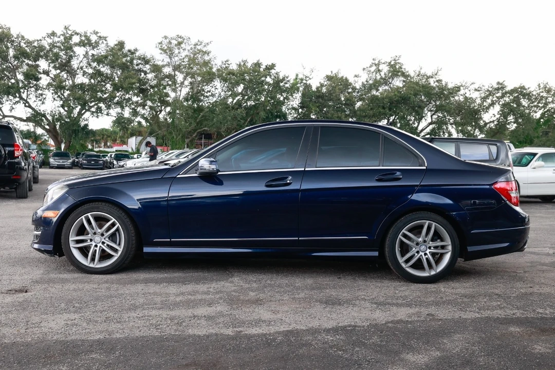 2013 Mercedes-Benz W204 C-Class - Image 3 of 12