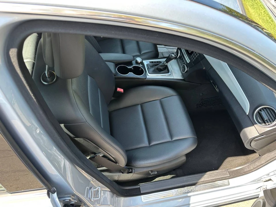 2013 Mercedes-Benz W204 C-Class - Image 12 of 19