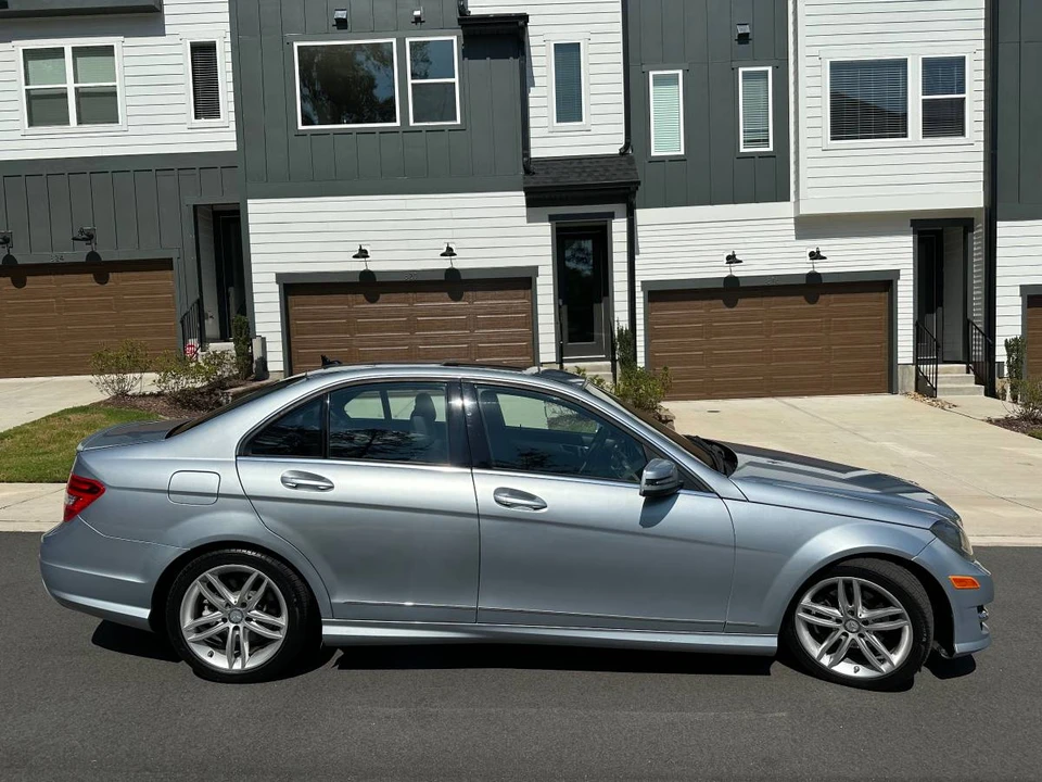 2013 Mercedes-Benz W204 C-Class - Image 2 of 19