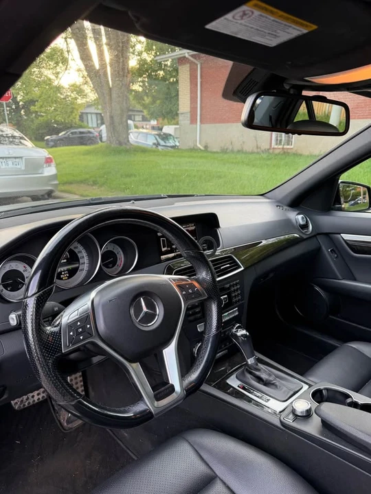 2013 Mercedes-Benz W204 C-Class - Image 8 of 9