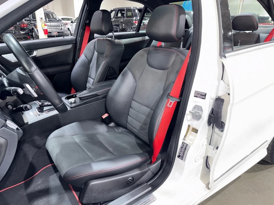 2013 Mercedes-Benz W204 C-Class - Image 9 of 12