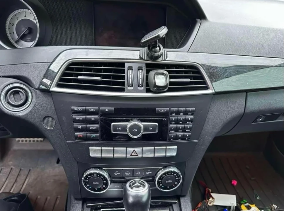 2013 Mercedes-Benz W204 C-Class - Image 14 of 15
