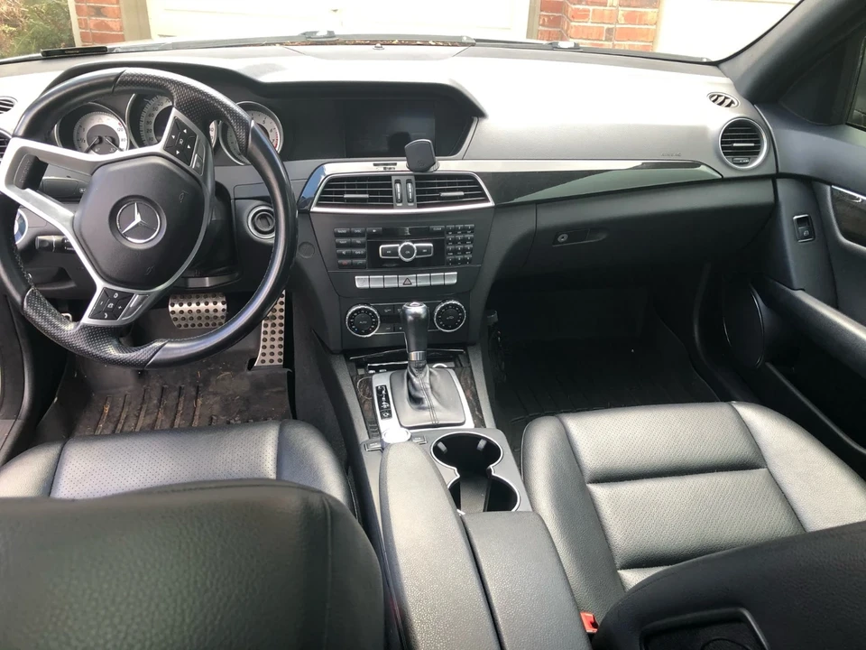 2013 Mercedes-Benz W204 C-Class - Image 5 of 15