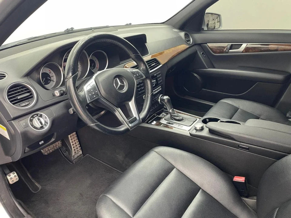 2013 Mercedes-Benz W204 C-Class - Image 11 of 21