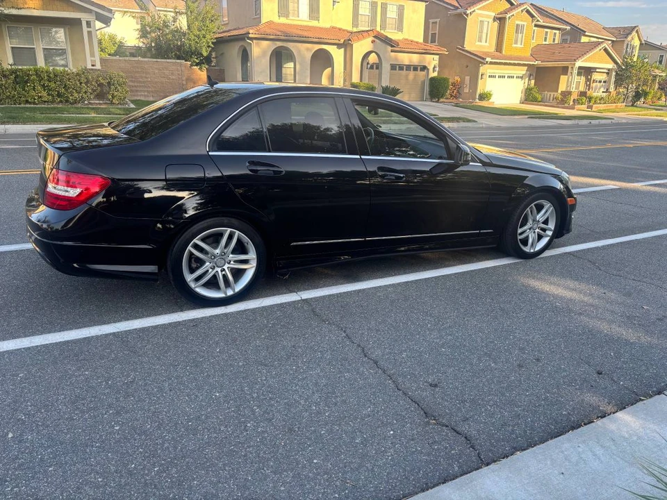 2013 Mercedes-Benz W204 C-Class - Image 2 of 11