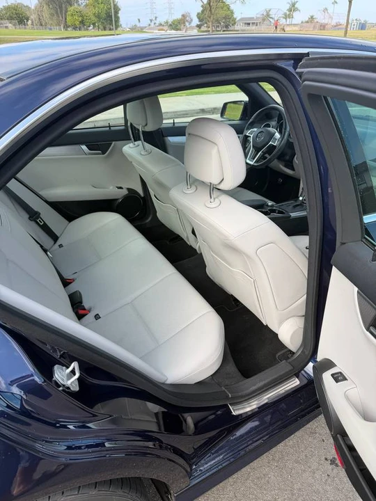 2013 Mercedes-Benz W204 C-Class - Image 9 of 13
