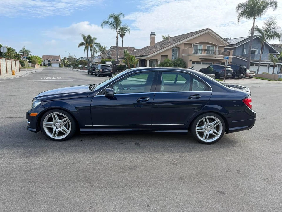 2013 Mercedes-Benz W204 C-Class - Image 2 of 13