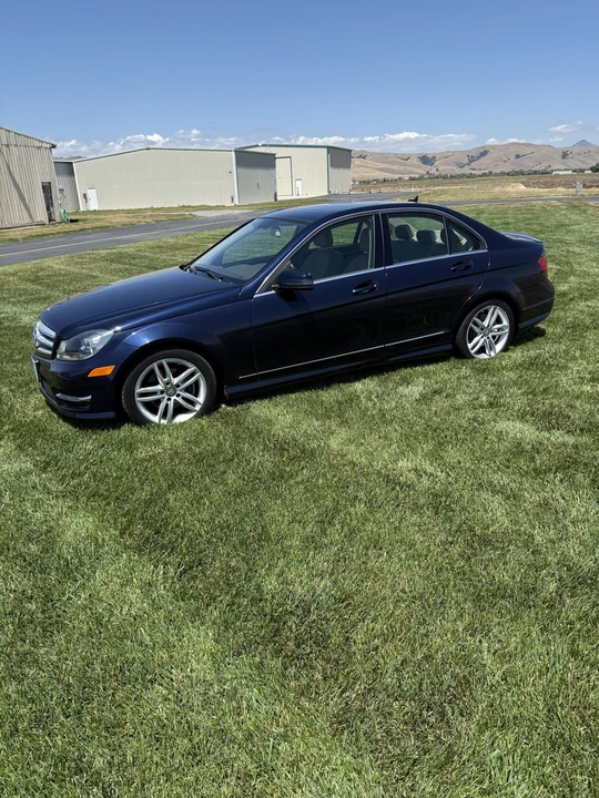 2013 Mercedes-Benz W204 C-Class - Image 2 of 31
