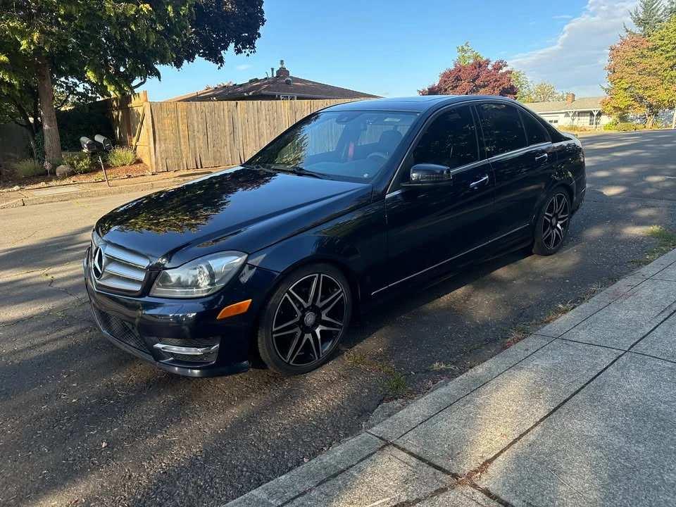 2013 Mercedes-Benz W204 C-Class - Image 2 of 9