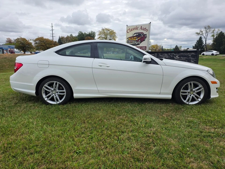 2013 Mercedes-Benz W204 C-Class - Image 15 of 21