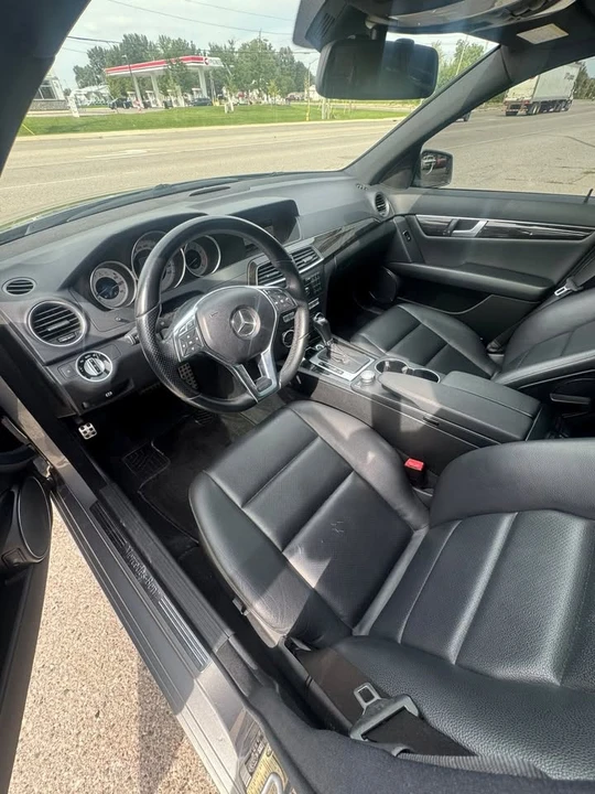 2013 Mercedes-Benz W204 C-Class - Image 9 of 17