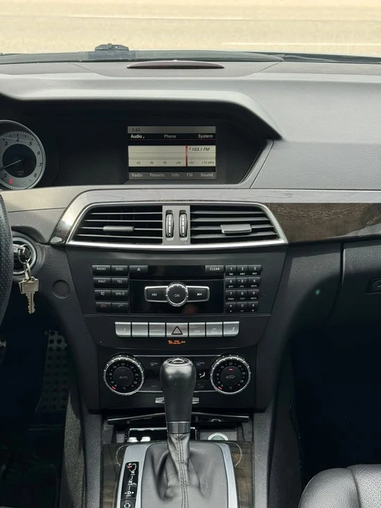 2013 Mercedes-Benz W204 C-Class - Image 15 of 17