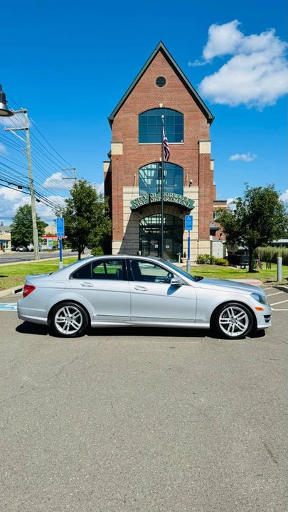 2013 Mercedes-Benz W204 C-Class - Image 2 of 14