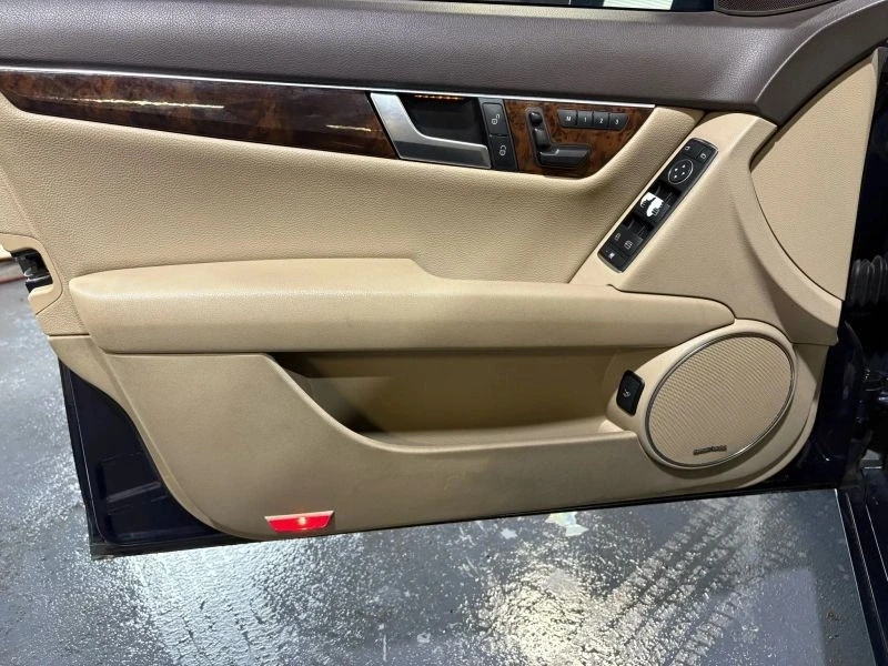 2013 Mercedes-Benz W204 C-Class - Image 10 of 12