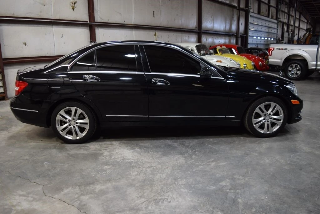 2013 Mercedes-Benz W204 C-Class - Image 9 of 12