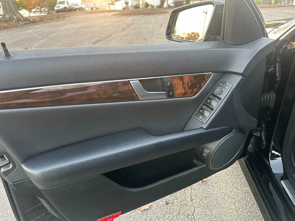 2013 Mercedes-Benz W204 C-Class - Image 11 of 21