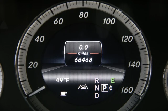2013 Mercedes-Benz W212 E-Class - Image 8 of 21